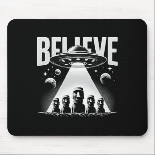 Alien Ufo En Moai Paaseiland Hoofd T-shirt - Mysti Muismat