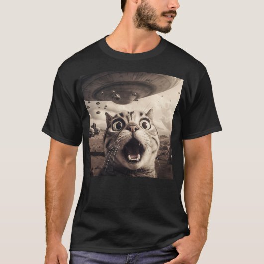 Alien UFO Funny Cat Selfie Scared Cat Lover Spaces T-shirt (Voorkant)