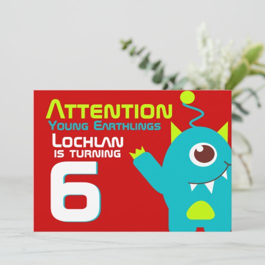 Alien verjaardagsjongen 6e aqua oranje uitnodiging (Staand voorkant)