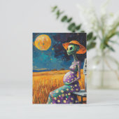 Alien wordt binnenkort moeder in een tarweveld briefkaart (Staand voorkant)