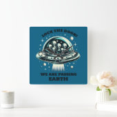 Aliens Avoid Earth Lock The Door Spaceship Light Vierkante Klok (Huis)
