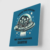 Aliens Avoid Earth Lock The Door Spaceship Light Vierkante Klok (Hoek)