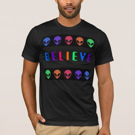 ALIENS GELOVEN - Multicolor Shirt (Voorkant)