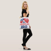 All american broer tote bag (Op model)