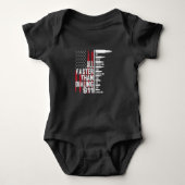 All Faster Than Dialing 911 American Flag Gun Romper (Voorkant)