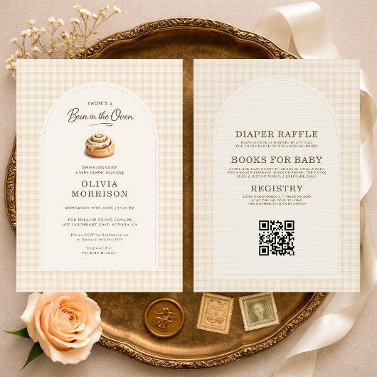 All in One Bun in the Oven Gingham Baby Shower Kaart