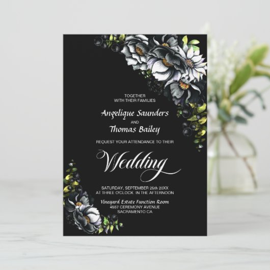 All In One Moody Black Floral Wedding Kaart (Staand voorkant)