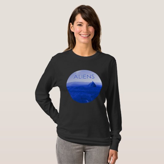 All Pyramids Are Alien Pyramids T-shirt (Voorkant volledig)