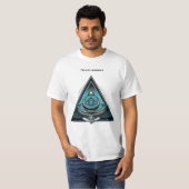 All-Seeing Eye Triangle - Mystieke geometrische ku T-shirt (Voorkant volledig)