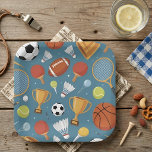 All-Star Sports Medley Party Papieren Bordje<br><div class="desc">Serve up fun and excitement with this All-Star Sports Medley Party Plate! 🏆⚽🏀 Featuring a playful mix of sports icons like soccer balls, basketballs, footballs, rackets, shuttlecocks, and winning trophies on a vibrant blue background, this plate is perfect for sports-themed birthday parties and kids’ celebrations. The energetic all-sports design makes...</div>