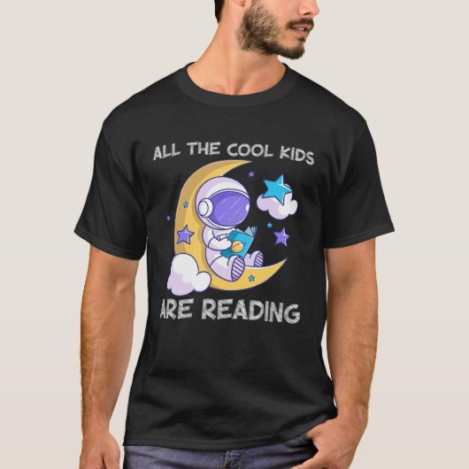 All the Cool Kids Are Reading Book and Reading T-shirt (Voorkant)