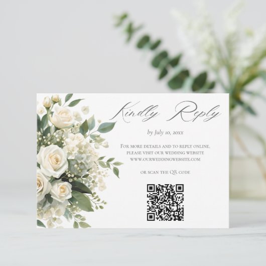 All White Hydrangeas Roses Wedding Website QR Code RSVP Kaartje (Staand voorkant)