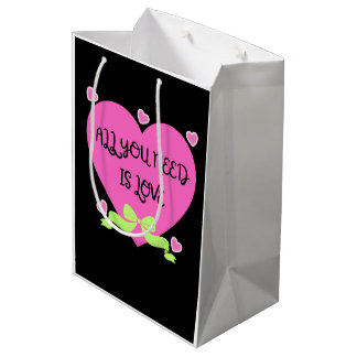 All You Need Is Love – Hartvormig Valentijnsontwer Medium Cadeauzakje
