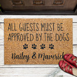 Alle gasten goedgekeurd door Dogs Funny Pet Dog Co Deurmat<br><div class="desc">Welkom gasten met deze vreemde doormat! " Alle gasten moeten door de honden worden goedgekeurd ". . Pas je aan met je honden namen. Welkom Doormat - Dog Paw Print Vloermat. Robuust natuurlijk faux koir en zwart design met pootafdrukken. COPYRIGHT © 2022 Judy Burrows, Black Dog Art - Alle rechten...</div>