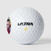 Alle goede meisjes halen ijskap golfballen (Logo)