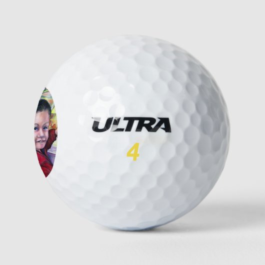 Alle goede meisjes halen ijskap golfballen (Logo)
