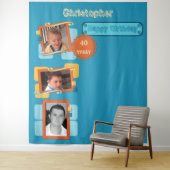 Alle leeftijdsfoto's 40e blauwe achtergrond wandkleed (In situ)