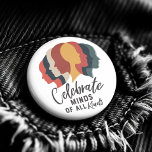 Alle soorten gedenktekens vieren ronde button 5,7 cm<br><div class="desc">Celebrate Minds of All Kinds is een opvallend ontwerp dat de essentie van cognitieve diversiteit en inclusie omvat. Het kunstwerk bevat overlappende silhouetten in een spectrum van warme en koele tinten, die de verschillende manieren vertegenwoordigen waarop mensen denken en de wereld waarnemen. Elk silhouet symboliseert een ander perspectief, maar ze...</div>