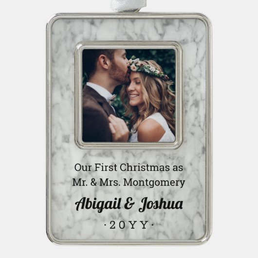 Alle tekst Passen getrouwd Foto Faux Marble First  Verzilverd Omlijst Ornament (Voorkant)