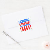 Alle tekst rood wit en blauw Drink voor Amerika Vierkante Sticker (Envelop)