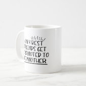 Alleen beste vrienden worden gepromoot naar de pee koffiemok (Voorkant links)