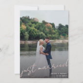 Alleen een gehuwde Script Overlay Dark Red Photo W Aankondiging (Voorkant)