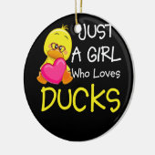 Alleen een meisje dat van een eend houdt - de eige keramisch ornament (Links)