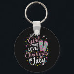 Alleen een meisje dat van Kerstmis houdt in juli S Sleutelhanger<br><div class="desc">Gewoon een meisje dat van Kerstmis houdt in juli Hawaiiaanse zomervakantie</div>