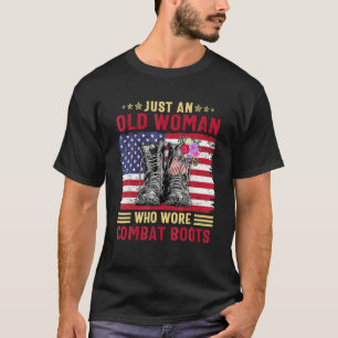 Alleen een oude vrouw die gevechtsboten droeg t-shirt