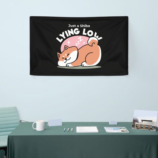 Alleen een Shiba Lying Low: Schattige Shiba Inu-on Spandoek (Beurs)