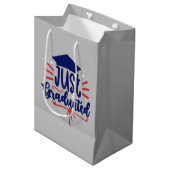 Alleen gediplomeerd rood en blauw medium cadeauzakje (Voorkant Gekanteld)