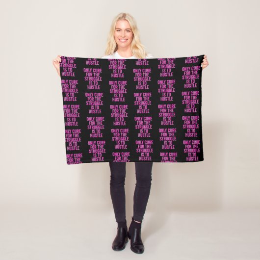 ALLEEN GENEZING VOOR DE STRIJD IS OM TE HUSTLEN FLEECE DEKEN (In situ)