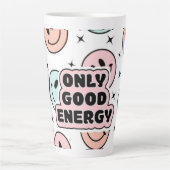 Alleen goede energie latte mok (Voorkant)