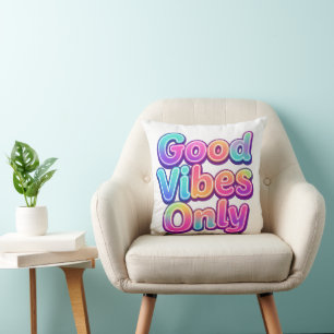 Alleen Goede Vibes Kleurrijke Typografie Cadeau On Kussen