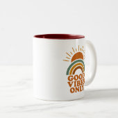 Alleen goede vibes - Retro Boho Sun Rainbow Design Tweekleurige Koffiemok (Voorkant rechts)