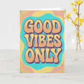 Alleen goede vibes retro groovy stijl kaart (Gele Bloem)