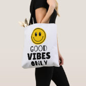 'Alleen Goede Vibes' Retro Smiley Face Tote Bag (Dichtbij)