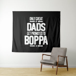 Alleen grote Dads worden gepromoot naar Boppa Wandkleed