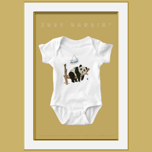 Alleen Hangin' Baby Bodysuit door Adiela Akoo