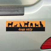 alleen honden bumpersticker (Op auto)