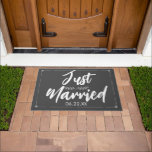 Alleen huwelijksdatum bruiloft Gift Cute Deurmat<br><div class="desc">Cute Net getrouwd met een persoonlijke huwelijksdatum Cute Doormat Wedding Gift</div>