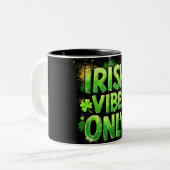 Alleen Ierse vibes Tweekleurige Koffiemok (Voorkant links)