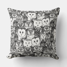 alleen is zwart wit kussen