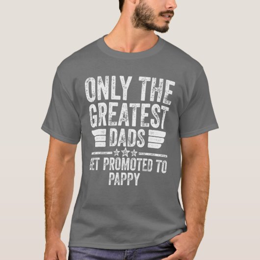 Alleen Mannen van de grootste Dads worden gepromoo T-shirt (Voorkant)
