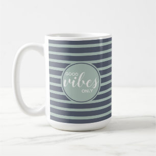 Alleen positieve quotes moderne typografie groen b koffiemok