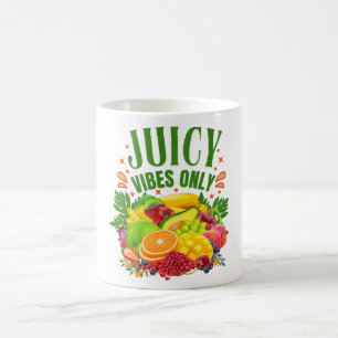 Alleen sappige vibraties: vers fruit en een gezond koffiemok