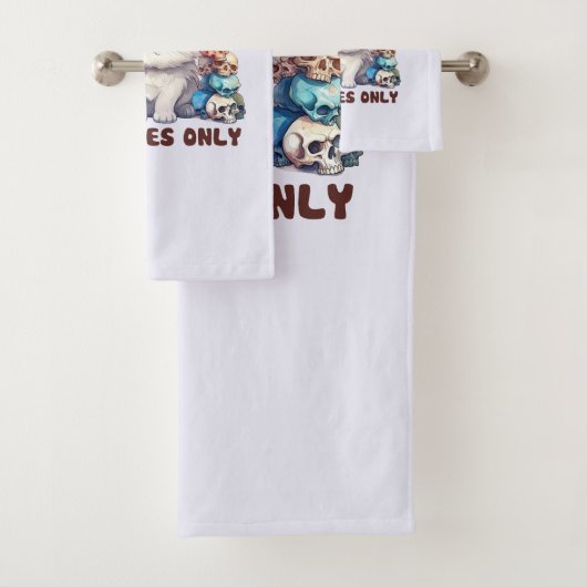 Alleen slechte vibes - Fierce Cat & Skulls Gothic Bad Handdoek (Insitu)