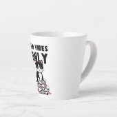 Alleen slechte vibes - Kat & schedels Latte Mok (Rechterhoek)