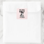Alleen slechte vibes - Kat & schedels Vierkante Sticker (Tas)