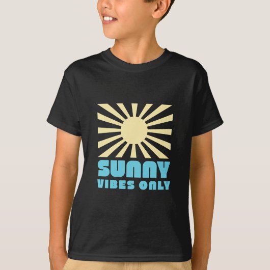 Alleen Sunny Vibes – Bold Retro Sunshine Graphic T-shirt (Voorkant)
